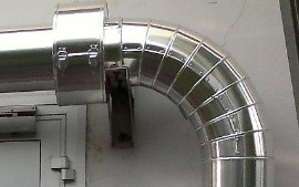 Cable chauffant antigel sur tuyaux sous calorifugeage
